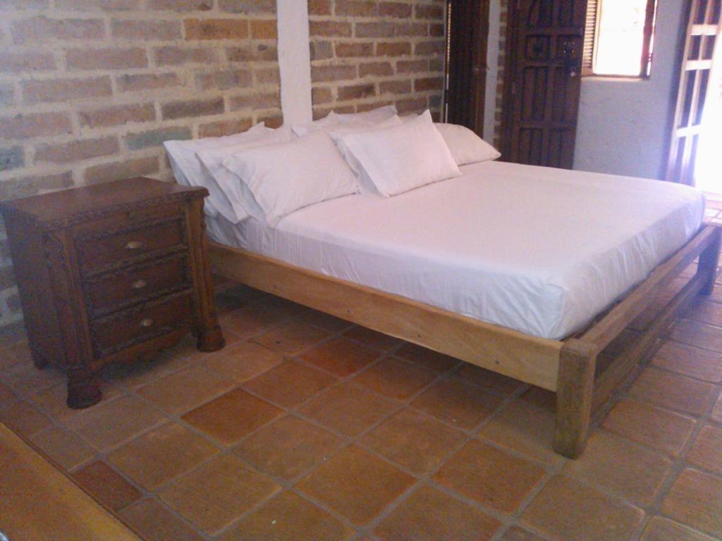Hotel Santa Barbara Colonial - Santa Fe De Antioquia Room photo